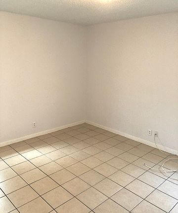 3rd image of 807 8th St