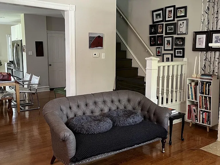 213 Ardmore Ave — Photo 3