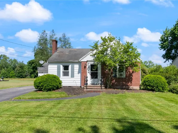 6170 Locust St, Williamson, NY 14589