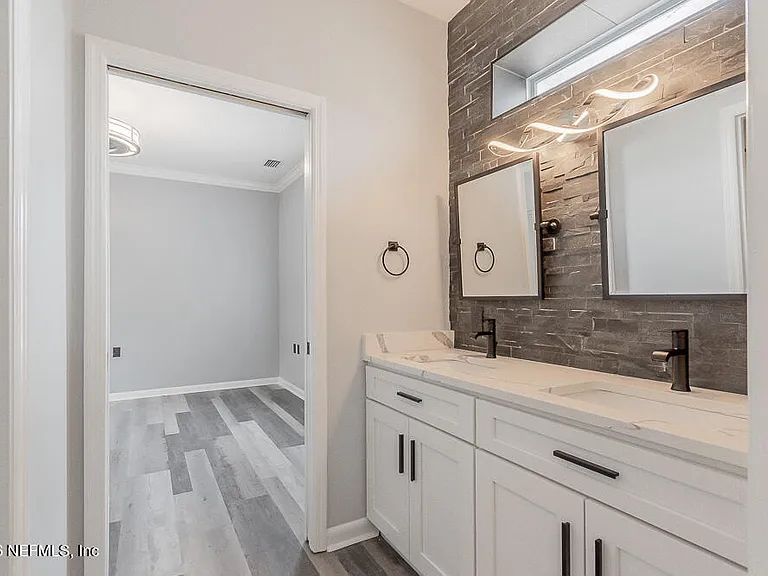 1770 Victoria Chase Ct — Photo 9