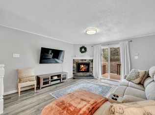 882 N Colony Rd APT 23, Meriden, CT 06450