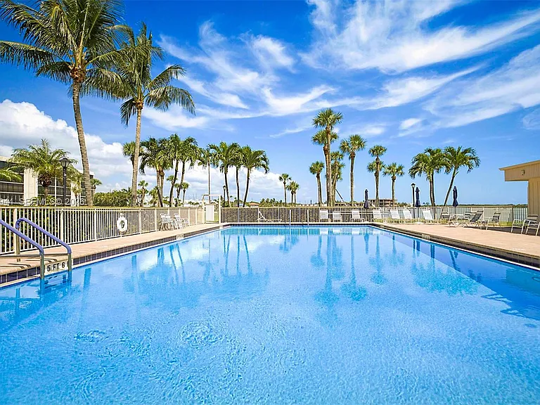 100 Intracoastal Pl #102 — Photo 31