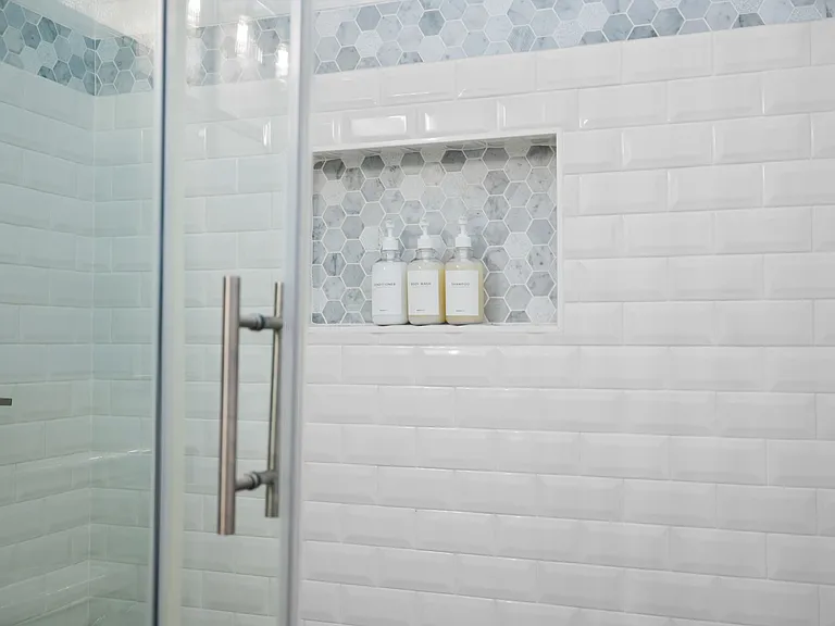 Robinwood Dr — Photo 19