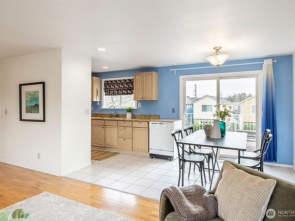 4th image of 10020 18th Avenue SW