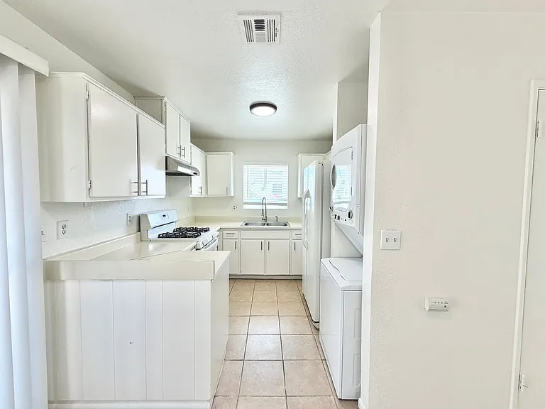 32425 Rancho Vista Dr #A — Photo 8