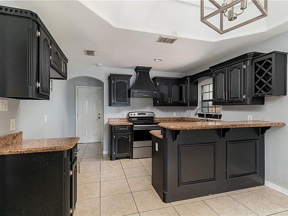 3rd image of 505 W Campeche Ave