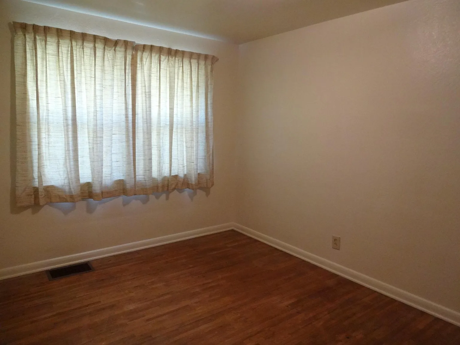 1 bed, 550 sqft, $950 — Photo 3