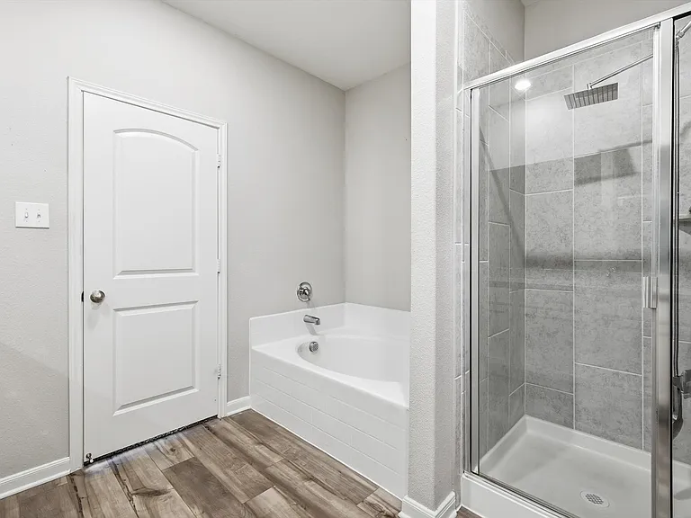 2105 Yarbrough Dr — Photo 24