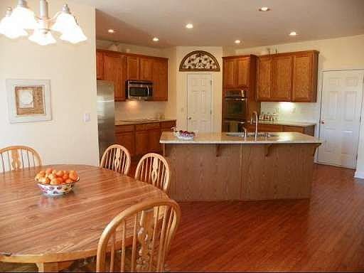 4th image of 134 Holly Springs Dr