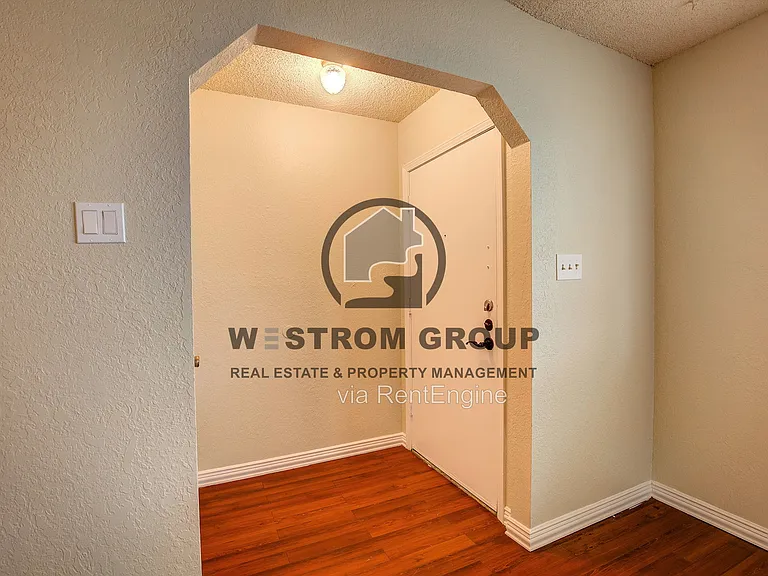 5307 School Hill Cir — Photo 5