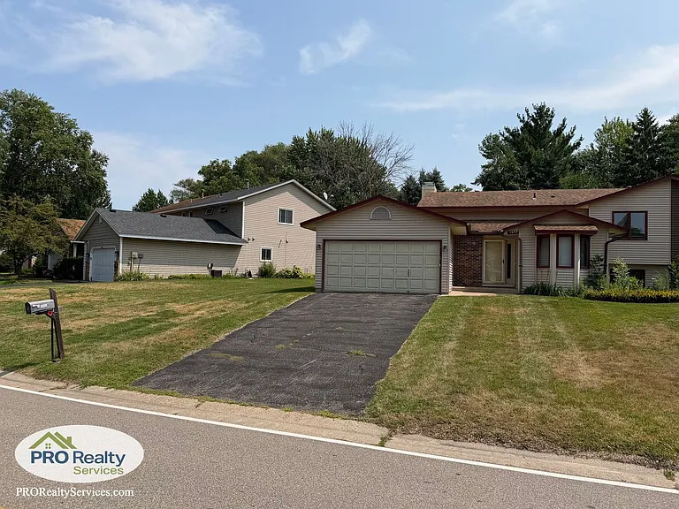 5642 Royal Oaks Dr — Photo 22
