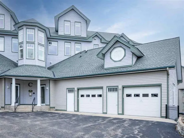 820 Maple Leaf Ln APT 26, Petoskey, MI 49770