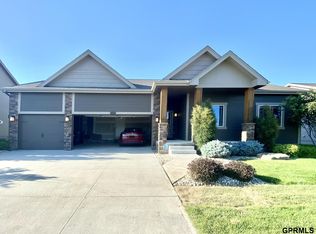 16214 Whitmore St, Bennington, NE 68007