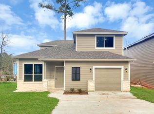 807 Comanche Rd, Montgomery, TX 77316