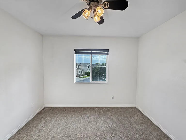 748 Kirkwall Dr — Photo 14