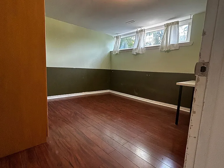 80 Aspenwood Dr #BASEMENT — Photo 2