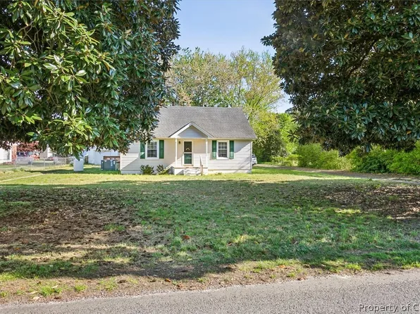 7466 Hoefork Ln, Gloucester Point, VA 23062