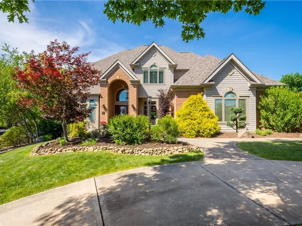 121 Doubletree Dr, Venetia, PA 15367
