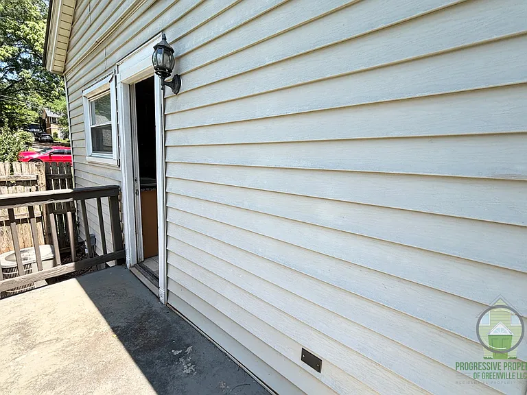 109 Buist Ave — Photo 19