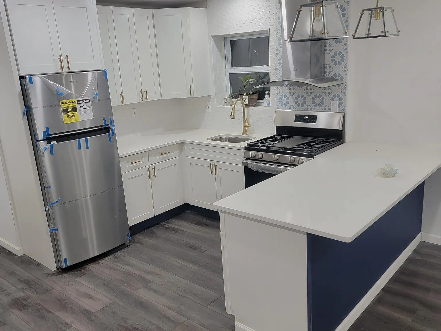 3 bed, 1000 sqft, $3,600 — Photo 2