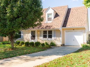 820 Shady Ln, Aurora, IL 60506