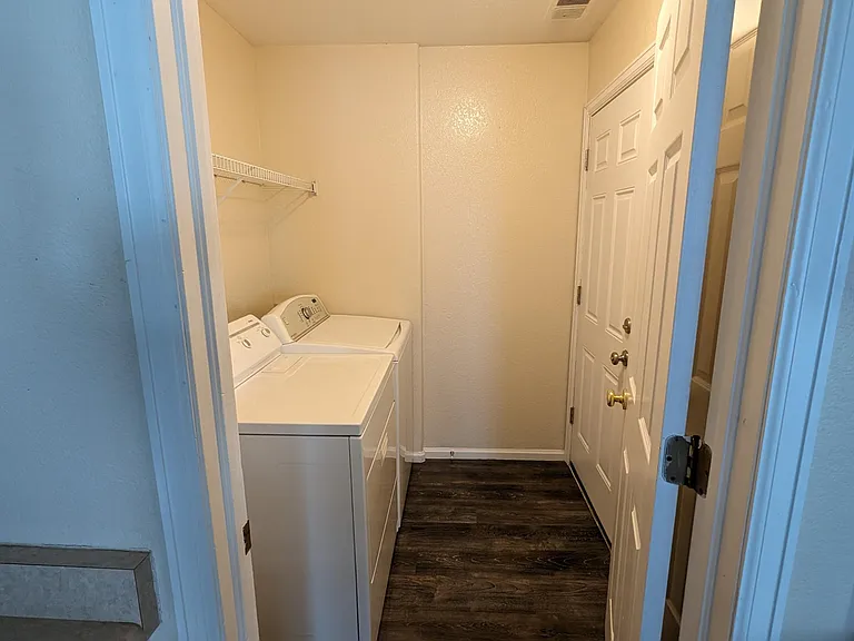880 Macaw St — Photo 7