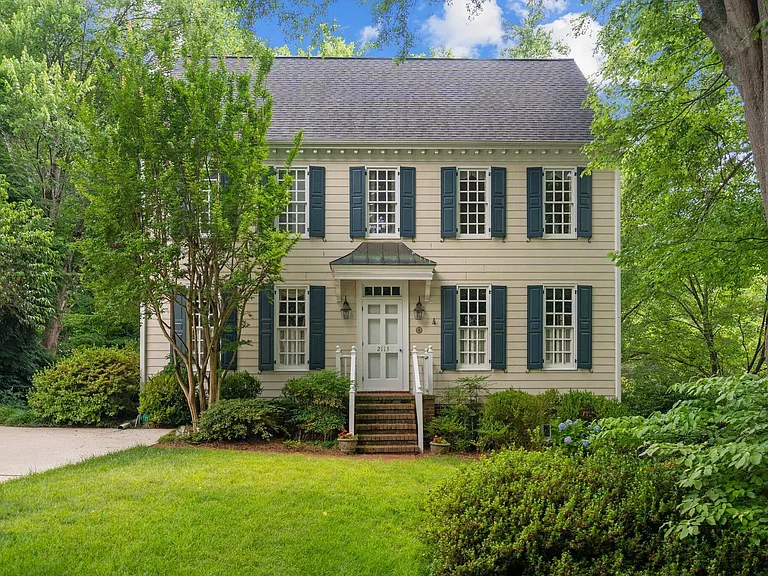 2113 Fallon Oaks Ct — Photo 1
