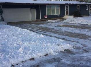 137 10th St SE, Rugby, ND 58368