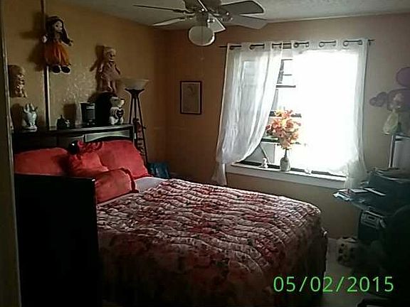 3rd image of 4200 Lakeside Dr