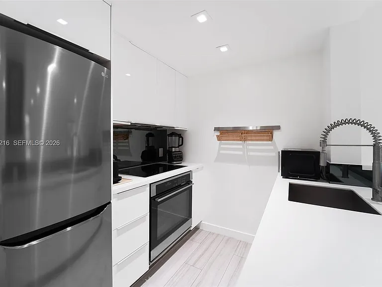 1460 Ocean Dr #307 — Photo 4