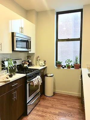 Rented by City Vista Inc | media 37