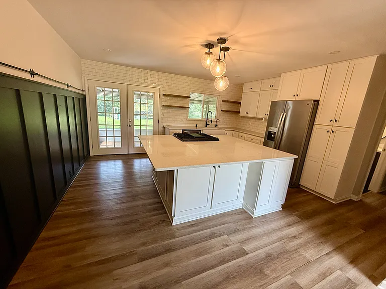 1433 Alton Darby Creek Rd — Photo 16