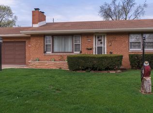 217 Fairway Dr, Bloomington, IL 61701