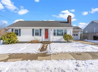 14 Mayfield St, Pawtucket, RI 02861