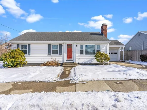 14 Mayfield St, Pawtucket, RI 02861
