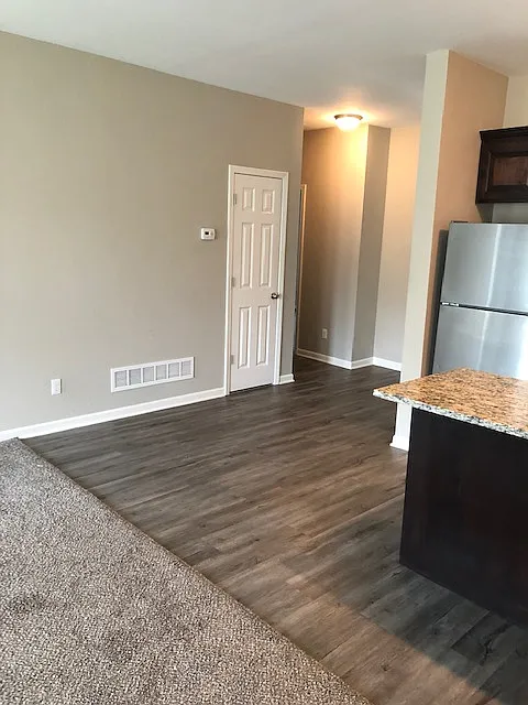 3 bed, 1300 sqft, $1,850 — Photo 3