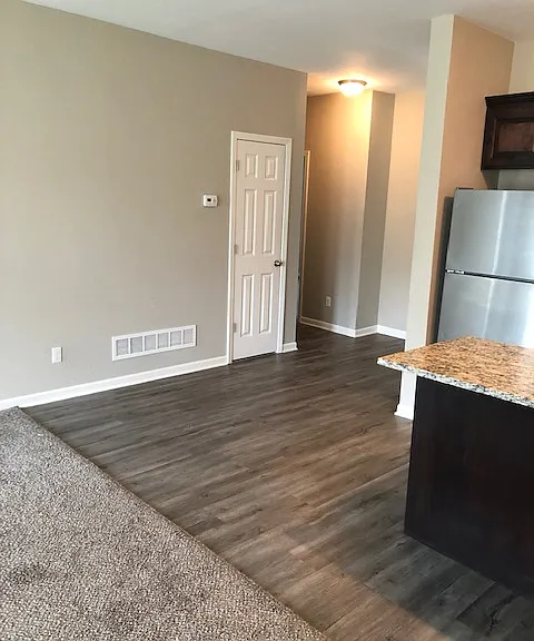 857 S Creekside Dr — Photo 5