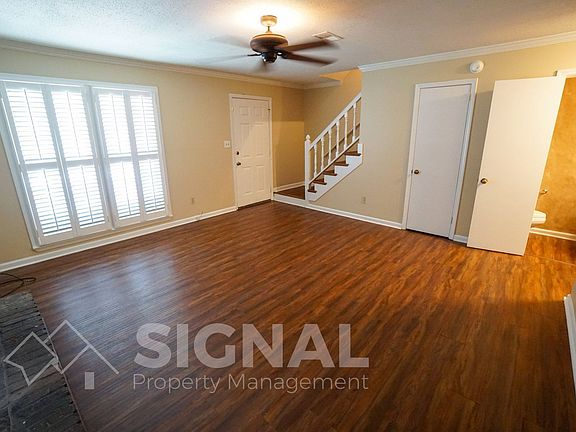 4th image of 352 Jamestown Manor Dr
