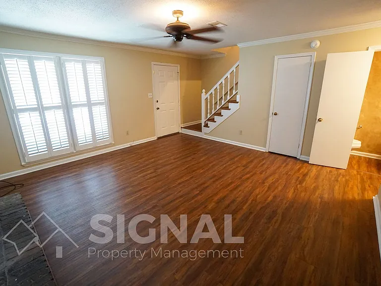 352 Jamestown Manor Dr — Photo 4