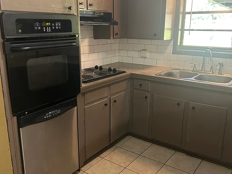 4211 Jan Cir E — Photo 2