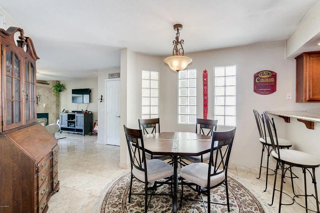 2 bed, 1149 sqft, $2,050 — Photo 4