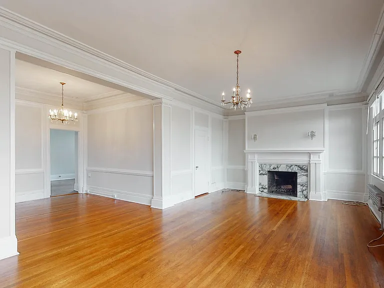 1899 California St #10 — Photo 2