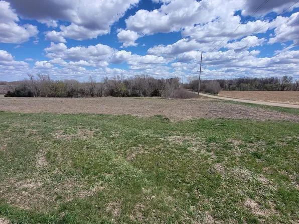 1802 238th Rd, Seward, NE 68434