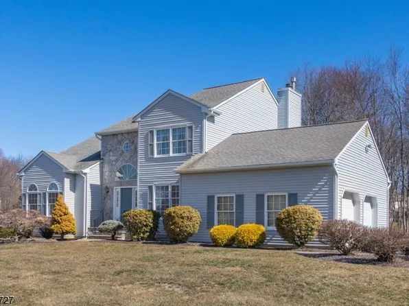 8 Earhart Dr, Roxbury Twp., NJ 07876