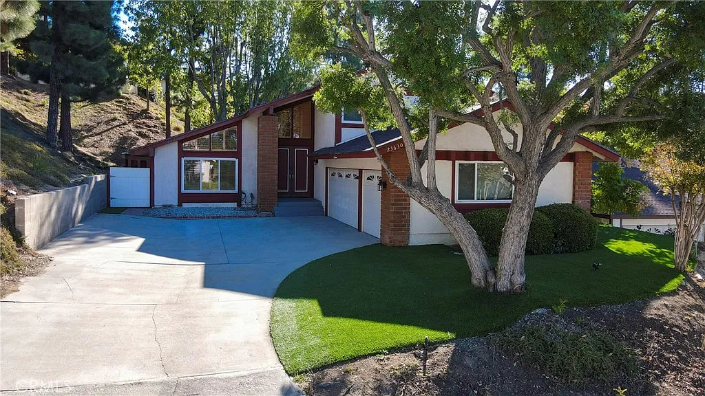 4 bed, 2064 sqft, $4,600 — Photo 1