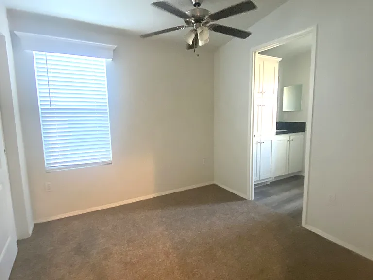 El Cajon Mobile Home Park — Photo 13