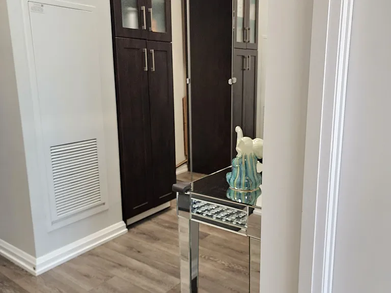 4208 Dundas St W #610 — Photo 11