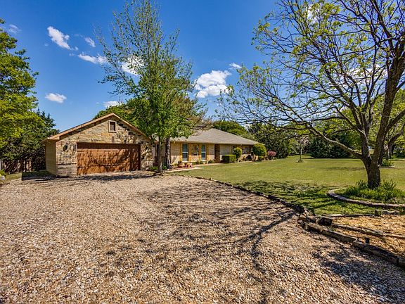 2nd image of 16590 Redbud Dr