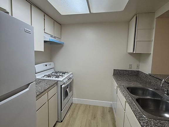 4th image of 807 N Bunker Hill Ave #Bh-109