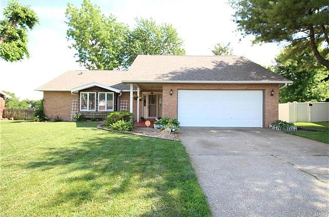1st image of 2320 Arnold Dr